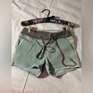 Light army Green faded Casual drawstring lounge Shorts size small